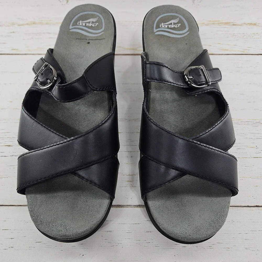 Dansko Sela Womens 40 US 9.5-10 Black Leather Strappy Clog Sandals Slides Chunky